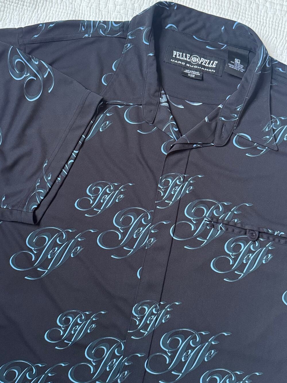 VTG Pelle Pelle Marc Buchanan All Over Script Print Shirt Y2K Era
51AT2 Men's XL